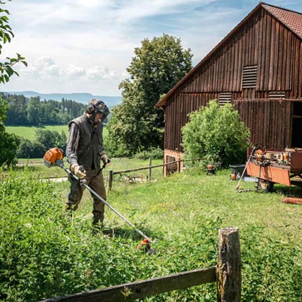 Stihl FS 230 brush cutter - Image 2